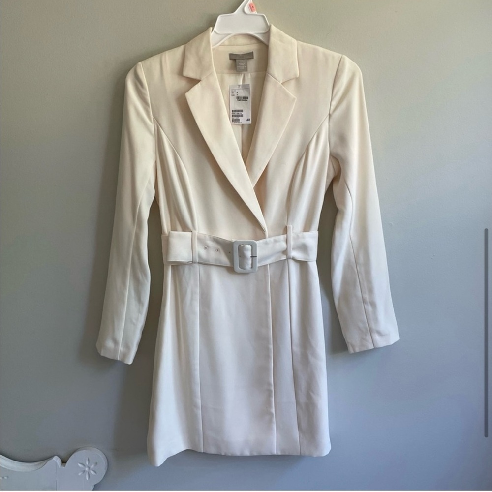 CREAM COAT DRESS TRENCH COAT BELT LINED LONG SLEEVE COLLAR BUCKLE